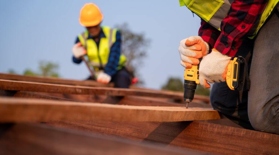 Expert Emergency Roof Repairs services in Vanderbilt, MI
